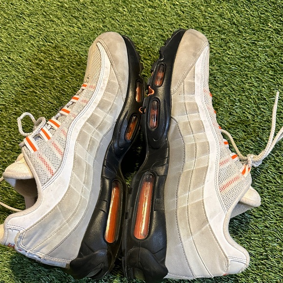 Nike Air Max 95 Wolf Grey Safety Orange Pure Platinum Size 13 - Picture 5 of 6